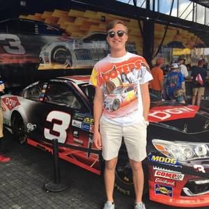 Meet your Posher, Chase